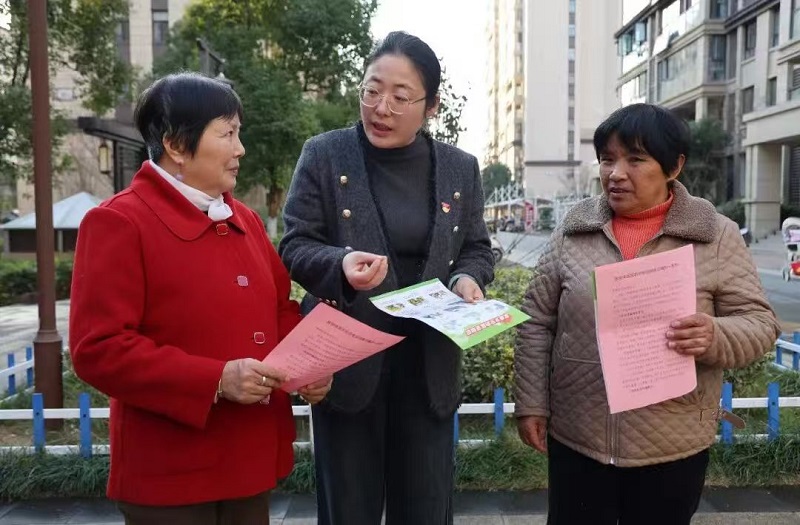 许娟：架起“连心桥”　当好“代言人”